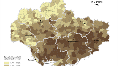 This map visualizes data on the collectivized households in Ukraine in 1932.
