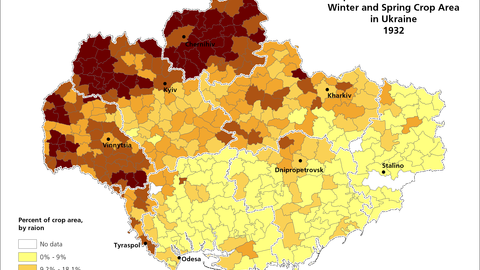 This map visualizes data on the independent farmers' share of winter and spring crop area in Ukraine in 1932.
